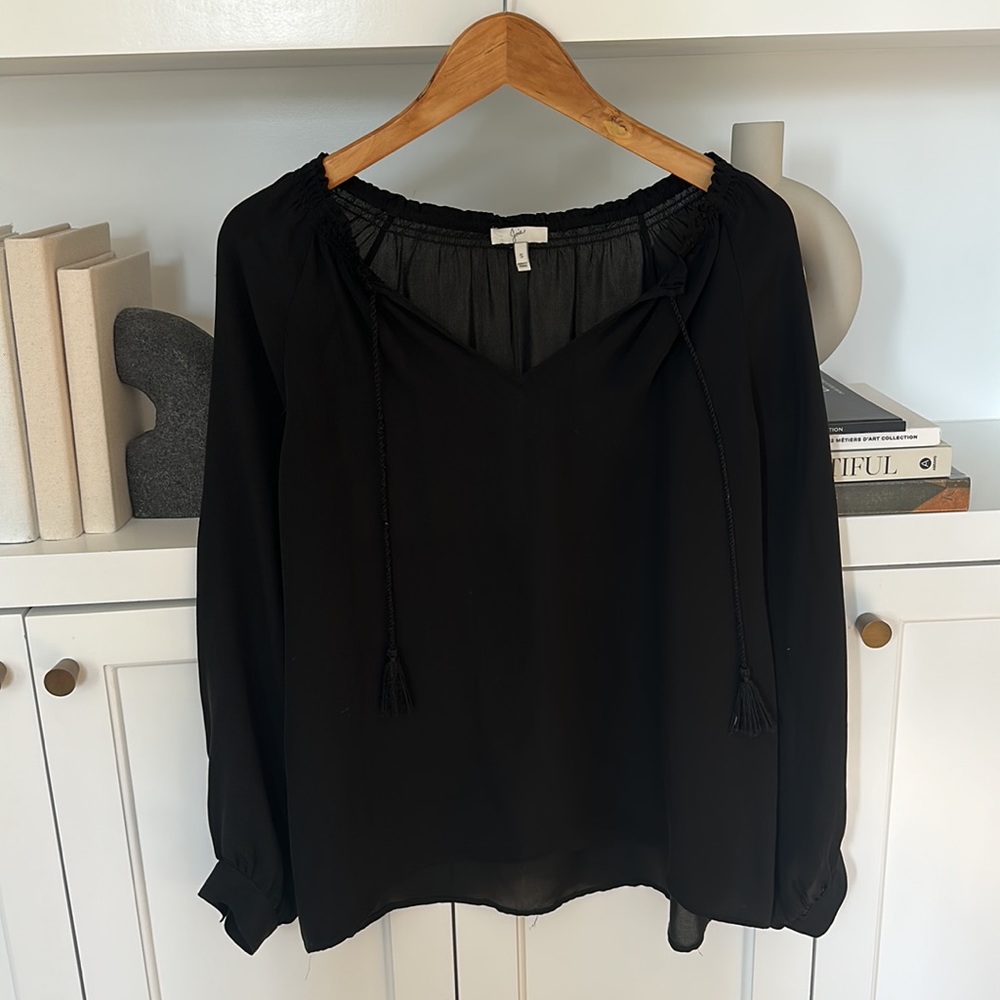 JOIE SILK BLACK BLOUSE W/tassel size small